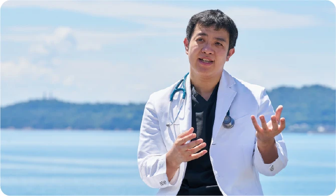 ジェスチャーをしながら話す代表 胡谷俊樹